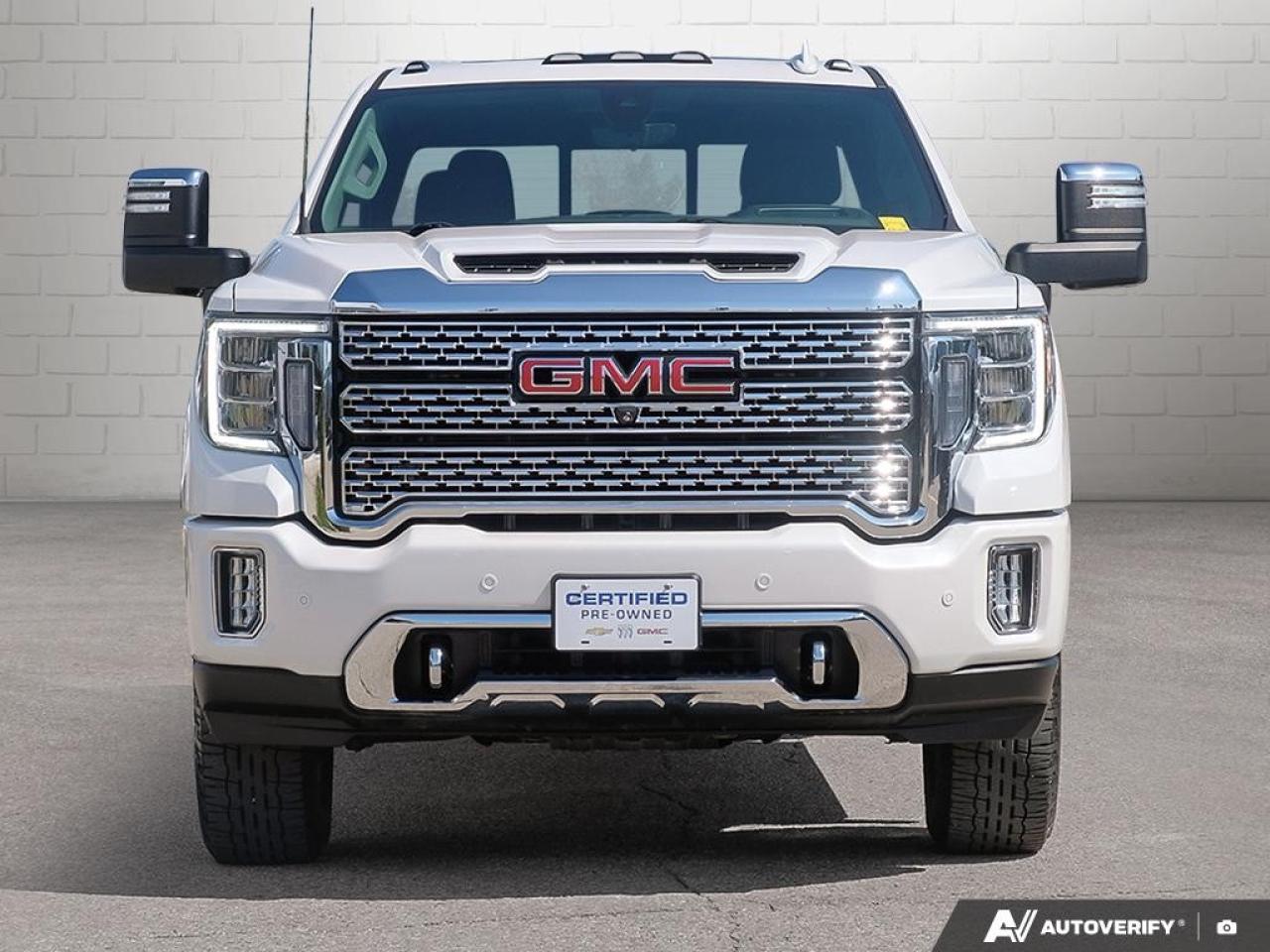 2022 GMC SIERRA 2500HD 4WD Crew Cab Standard Box Denali Photo