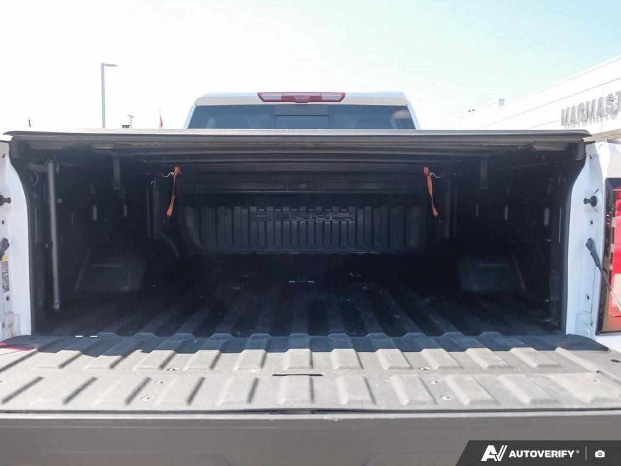 2022 GMC SIERRA 2500HD 4WD Crew Cab Standard Box Denali Photo