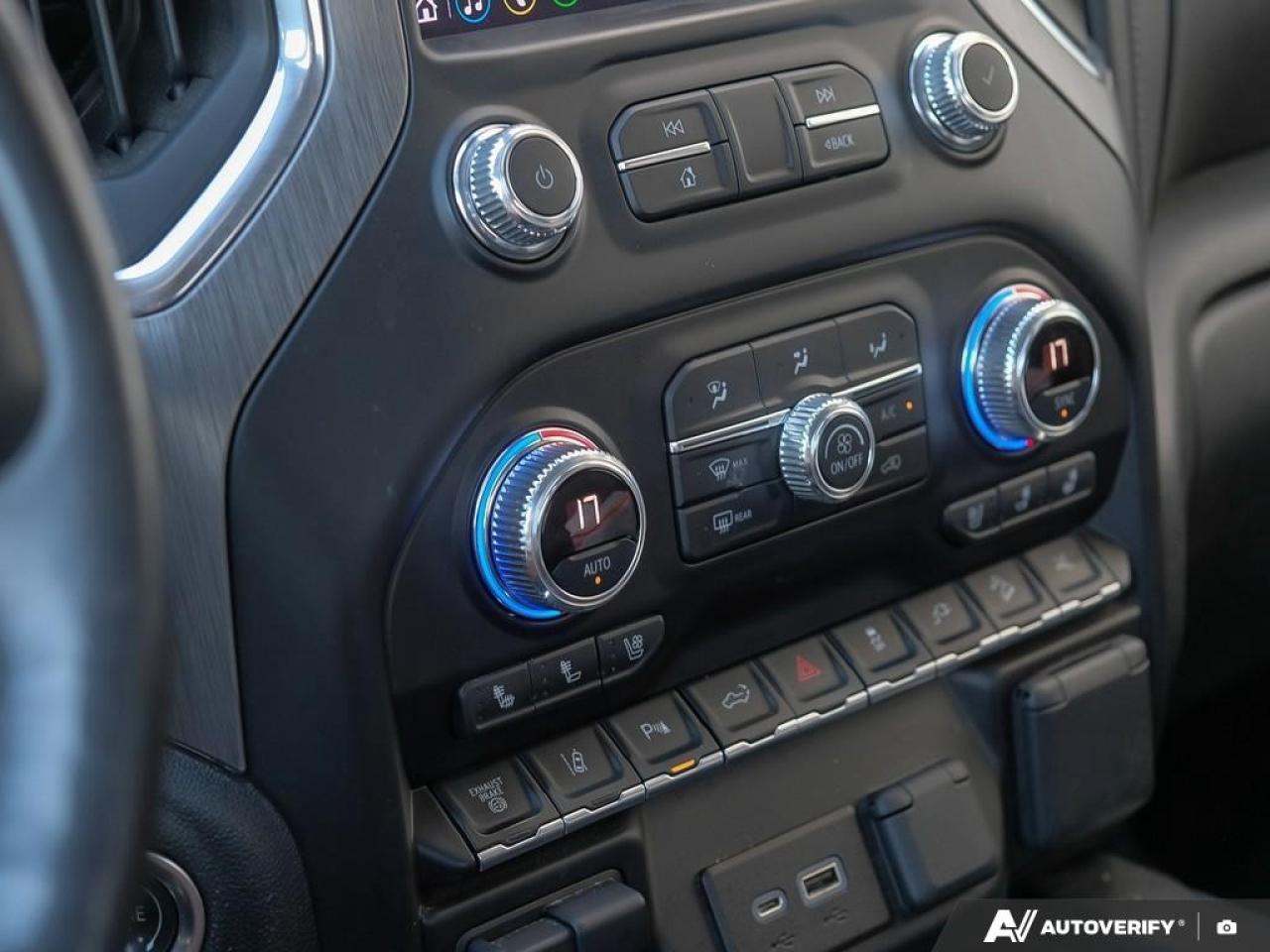 2022 GMC SIERRA 2500HD 4WD Crew Cab Standard Box Denali Photo