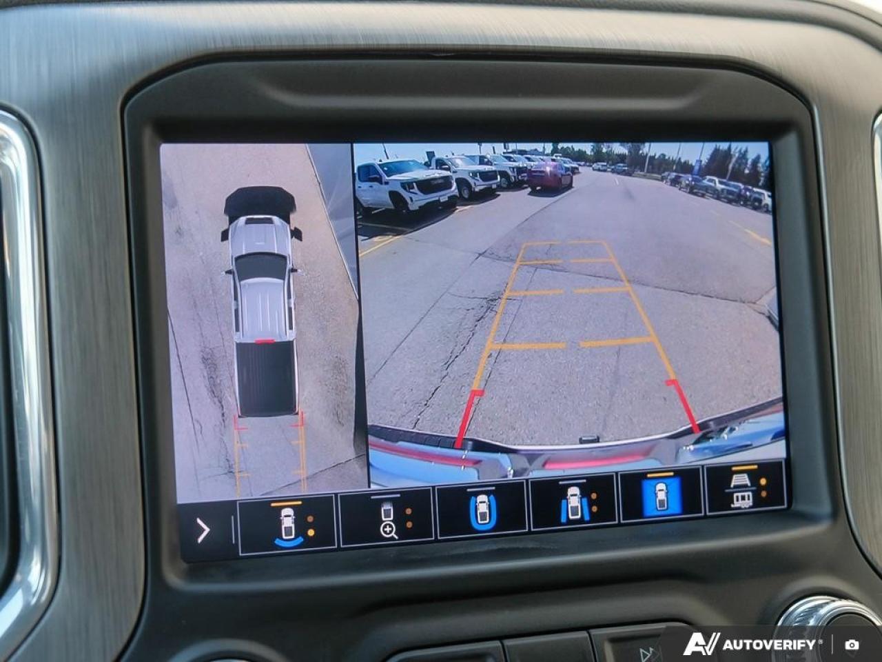 2022 GMC SIERRA 2500HD 4WD Crew Cab Standard Box Denali Photo