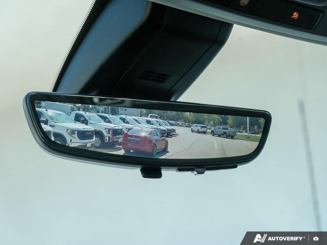 2022 GMC SIERRA 2500HD 4WD Crew Cab Standard Box Denali Photo