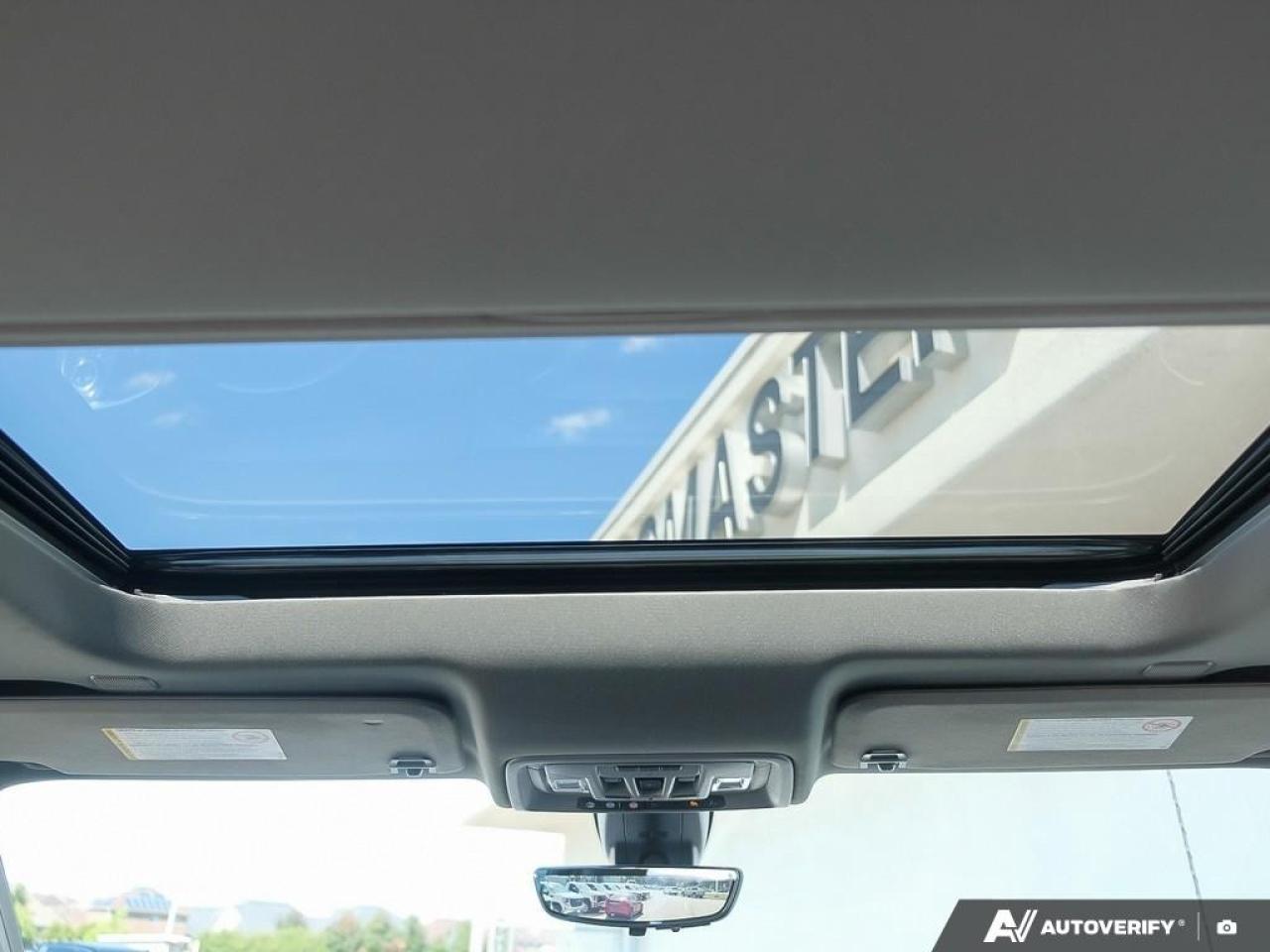 2022 GMC SIERRA 2500HD 4WD Crew Cab Standard Box Denali Photo