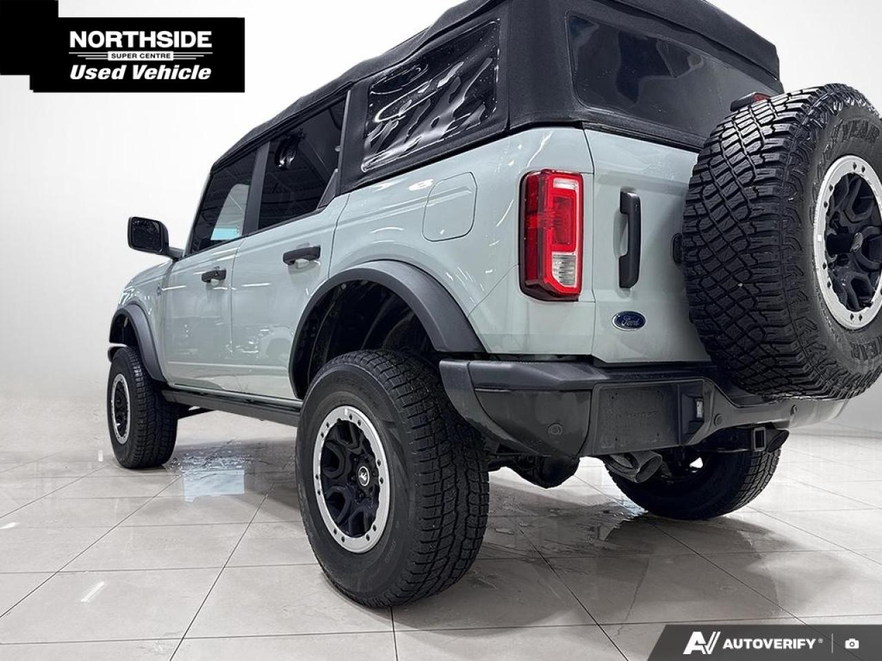 2023 Ford Bronco Black Diamond 4dr 4x4 Photo4