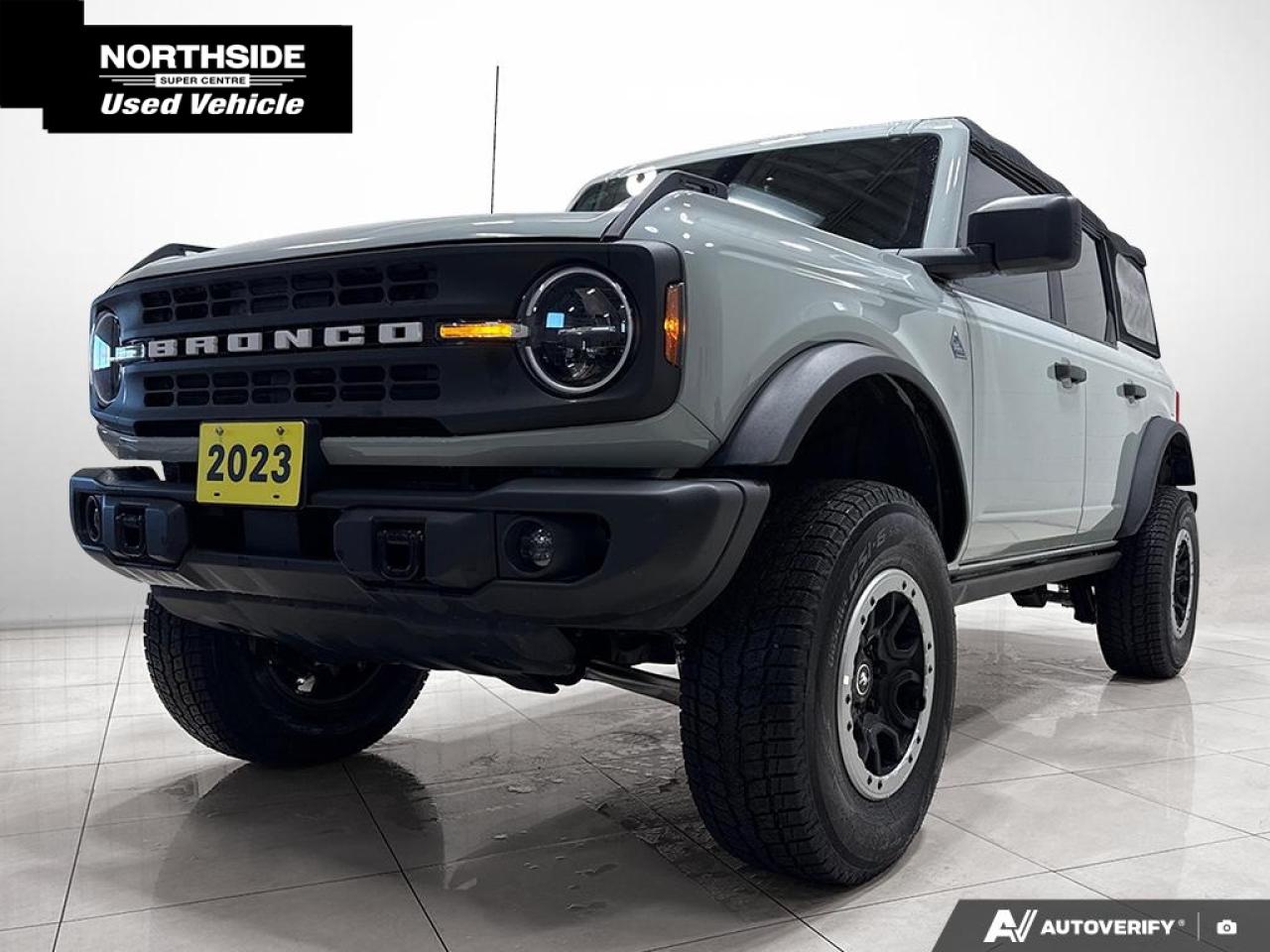2023 Ford Bronco Black Diamond 4dr 4x4 Photo0