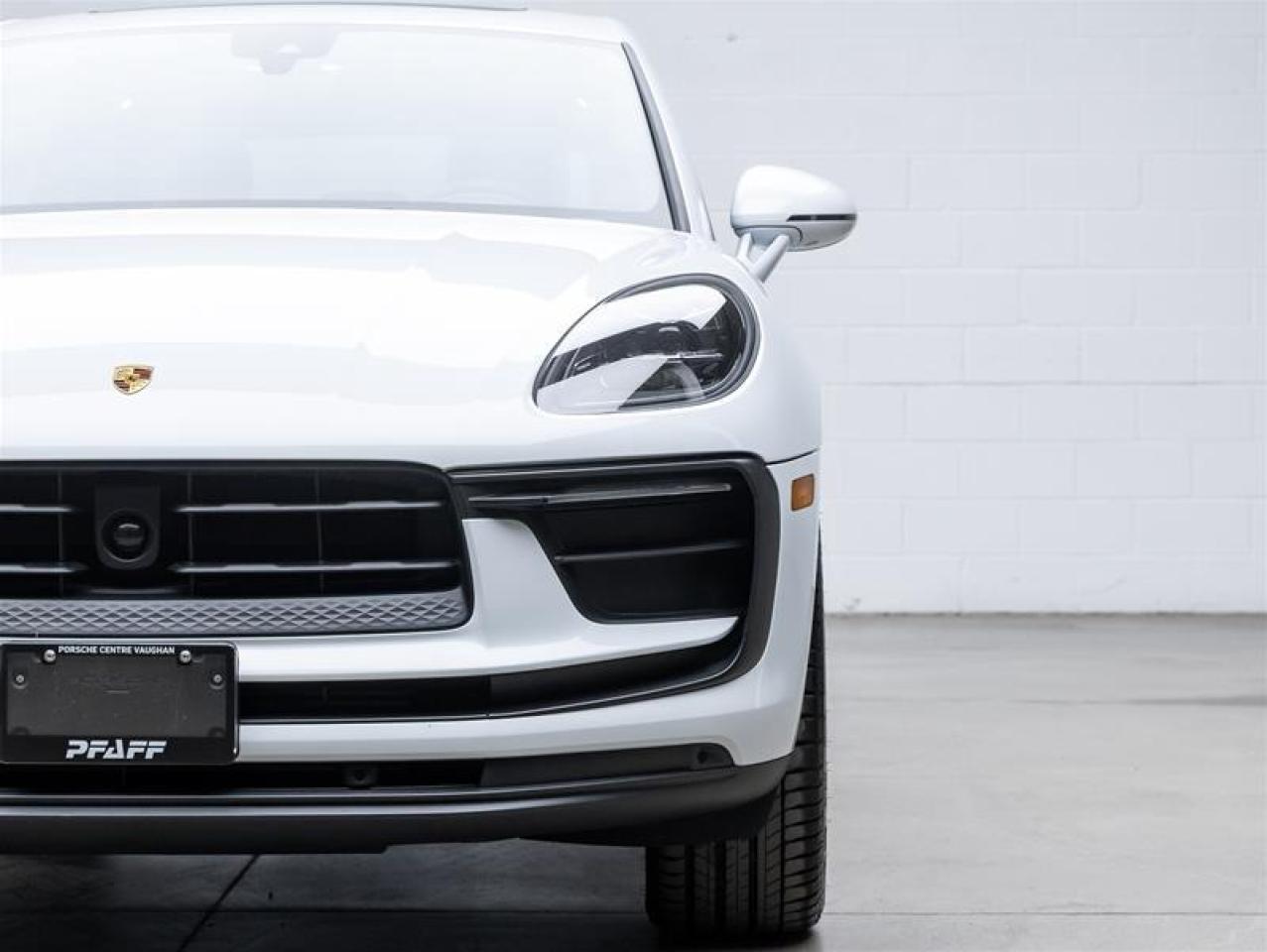 2025 Porsche Macan  Photo
