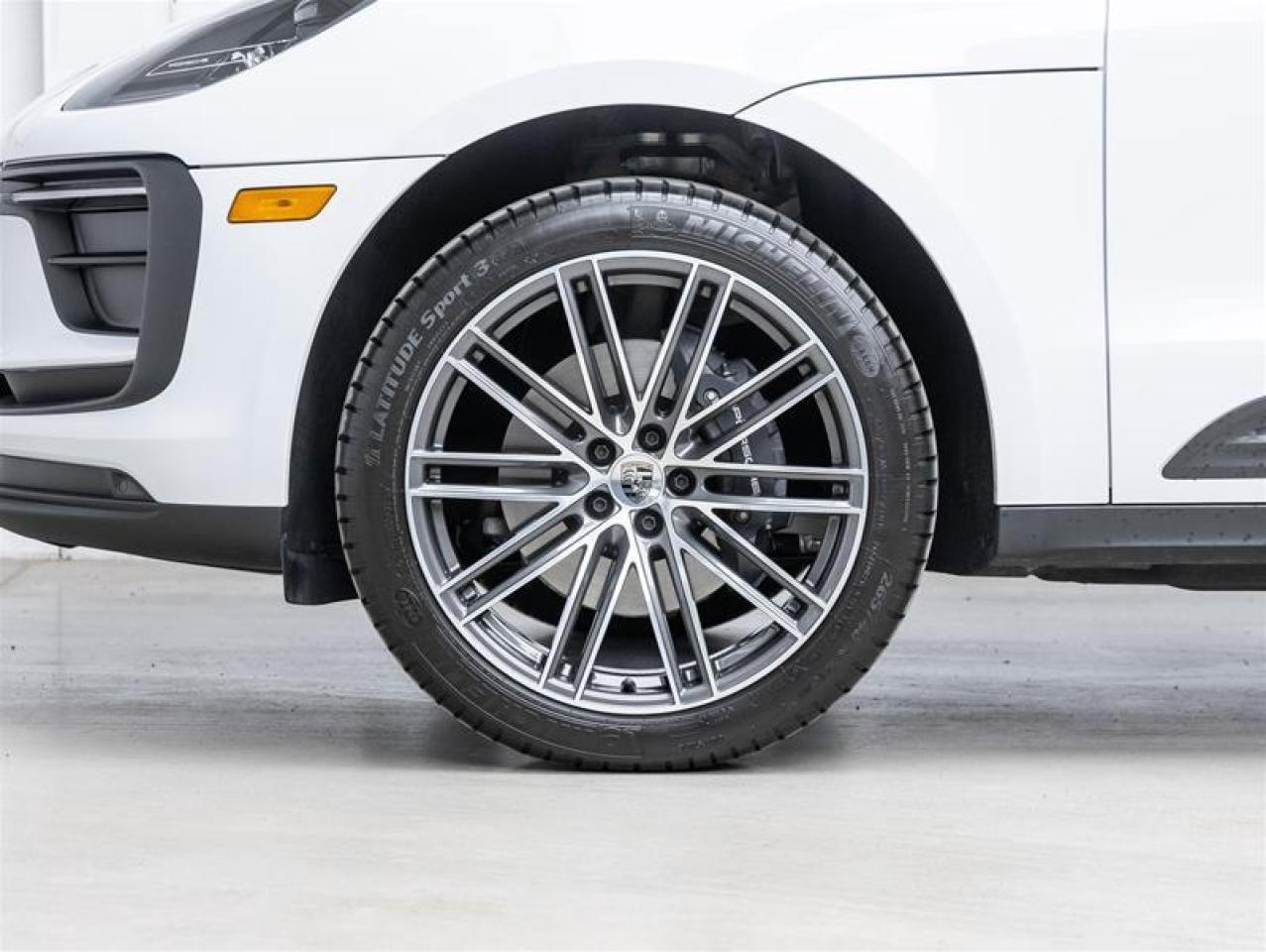 2025 Porsche Macan  Photo