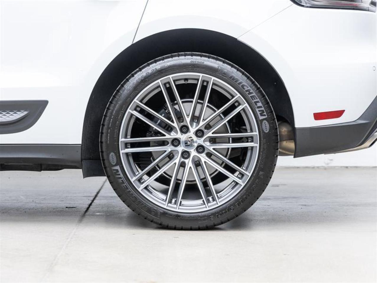 2025 Porsche Macan  Photo