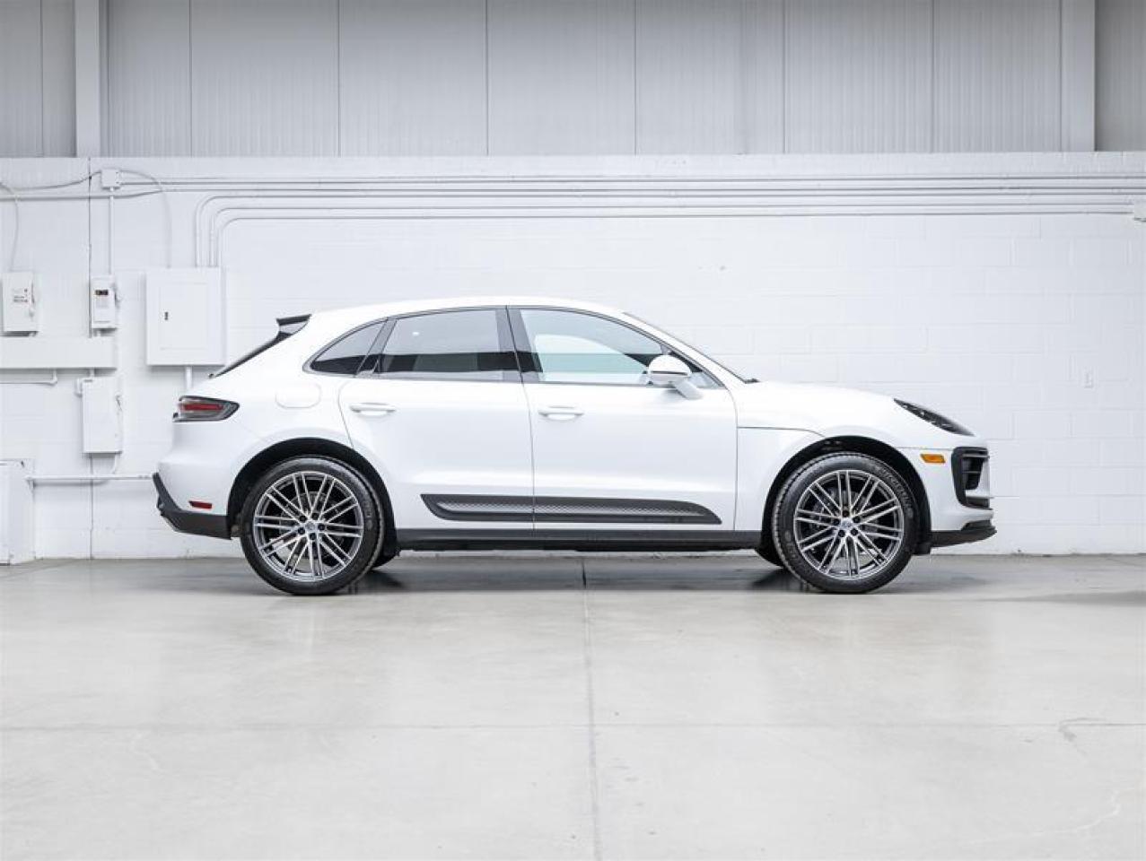 2025 Porsche Macan  Photo