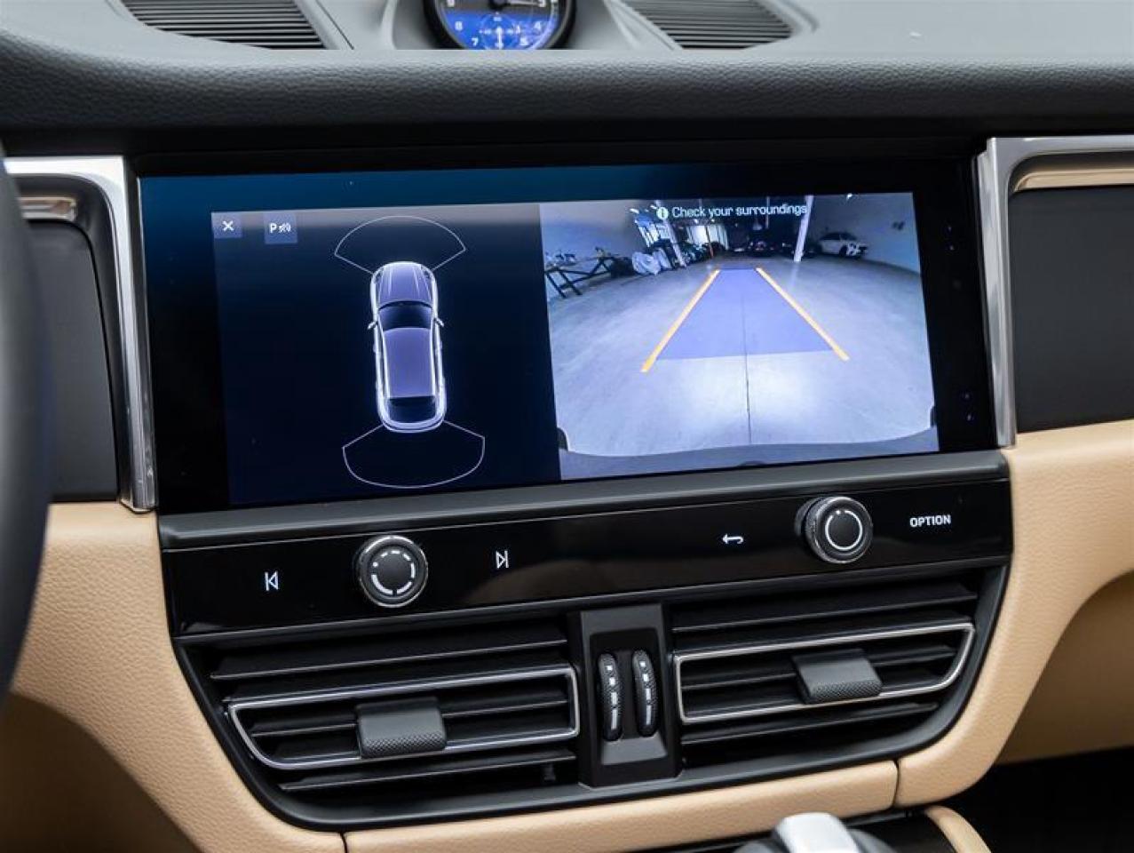 2025 Porsche Macan  Photo