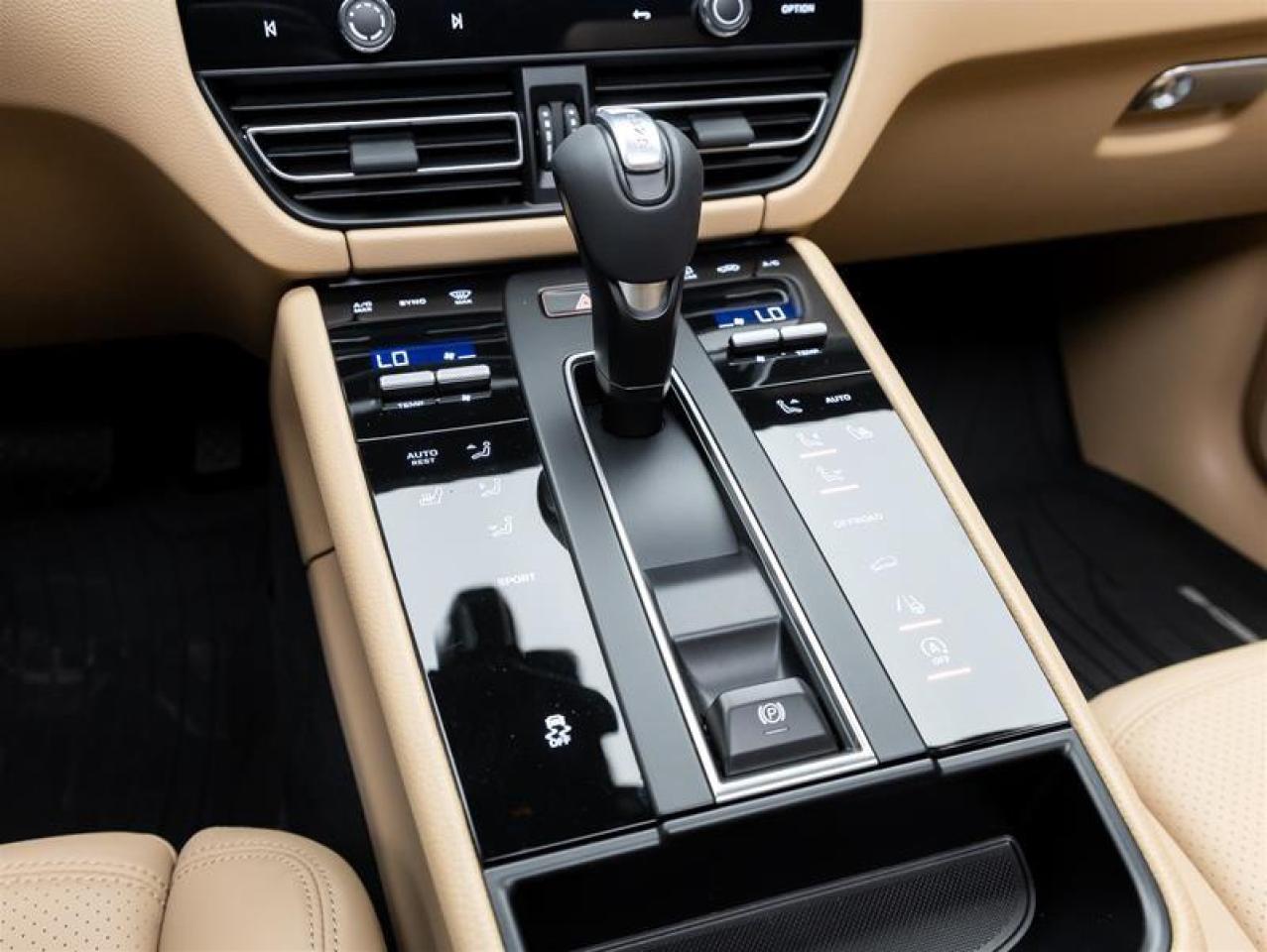 2025 Porsche Macan  Photo