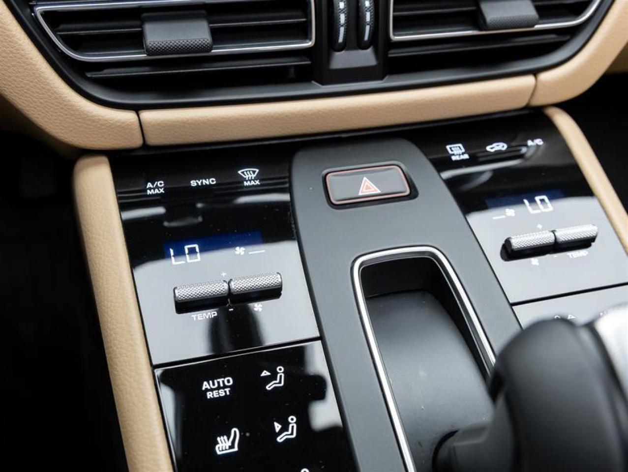 2025 Porsche Macan  Photo