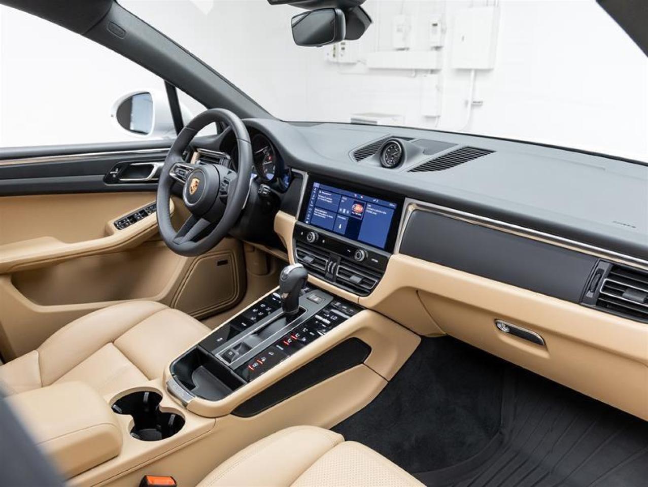 2025 Porsche Macan  Photo