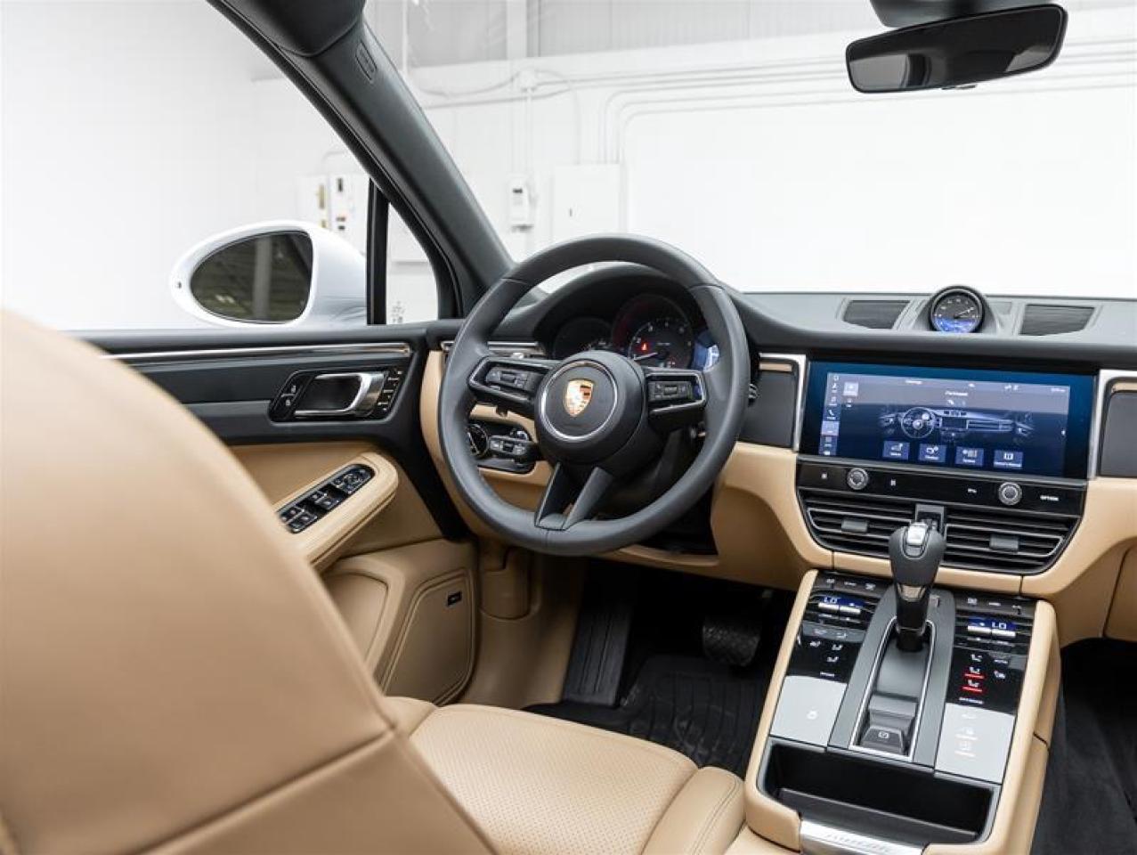 2025 Porsche Macan  Photo