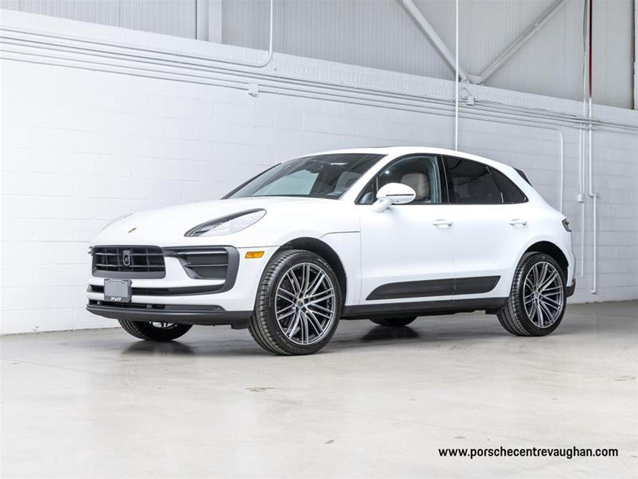 2025 Porsche Macan  Photo0