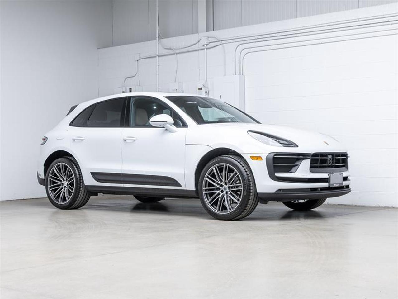 2025 Porsche Macan  Photo