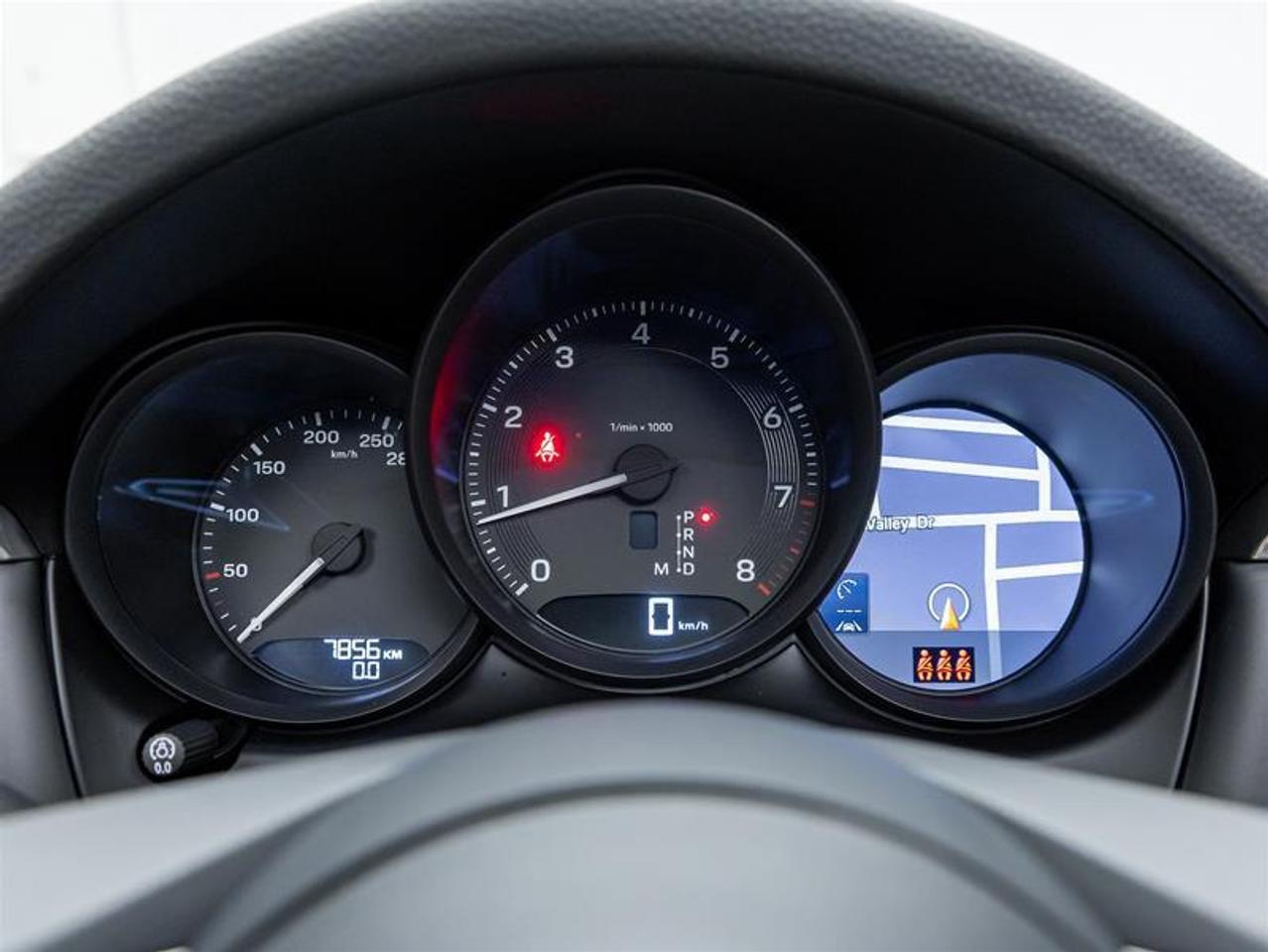 2025 Porsche Macan  Photo