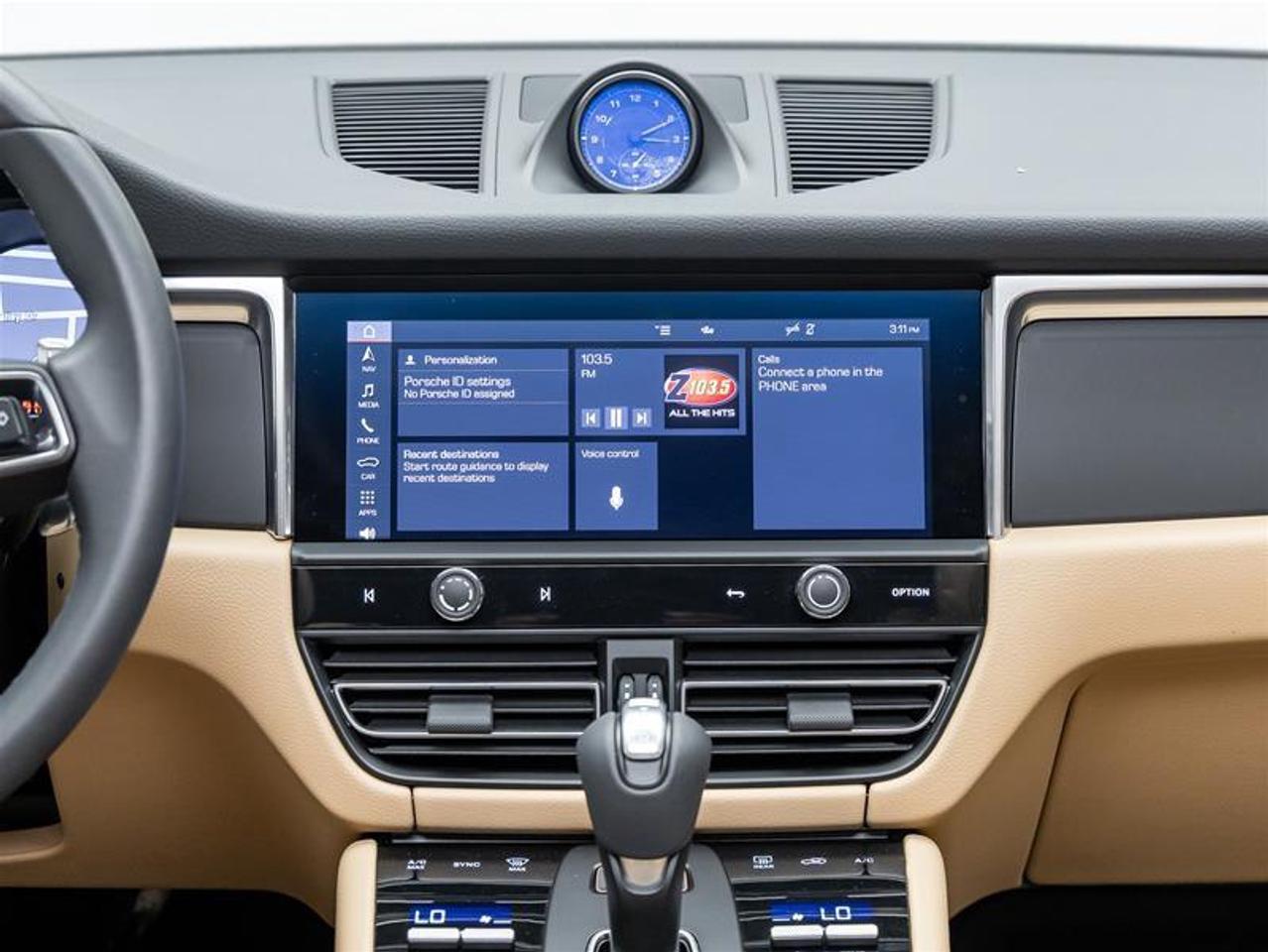 2025 Porsche Macan  Photo