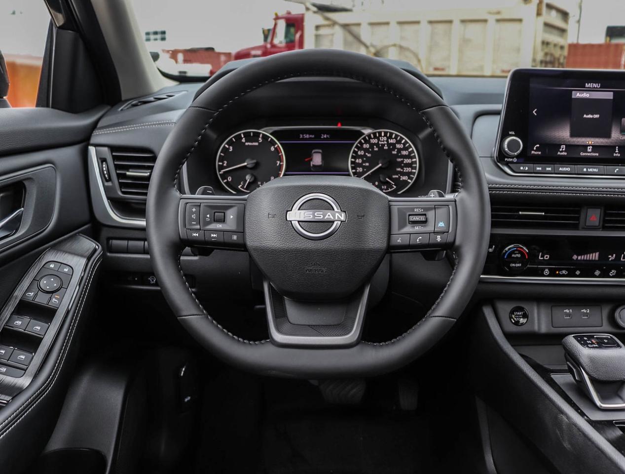 2025 Nissan Rogue SV Moonroof ALMOST NO KM'S Photo