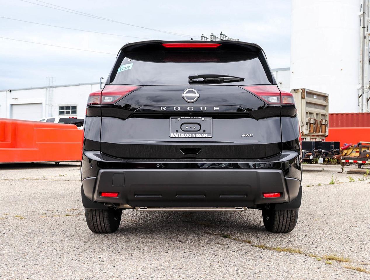 2025 Nissan Rogue SV MOONROOF Photo