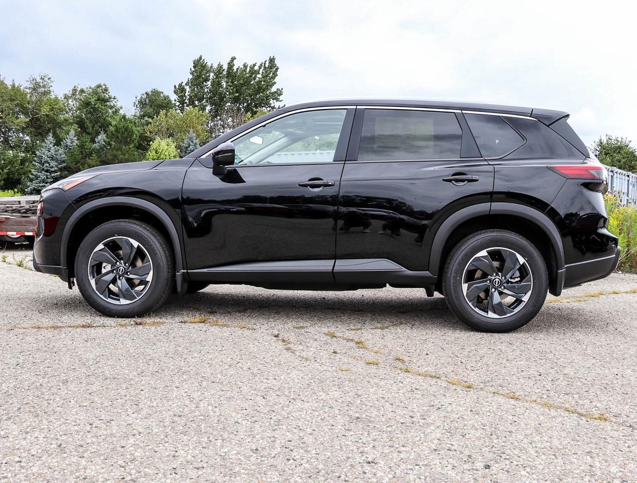 2025 Nissan Rogue SV MOONROOF Photo
