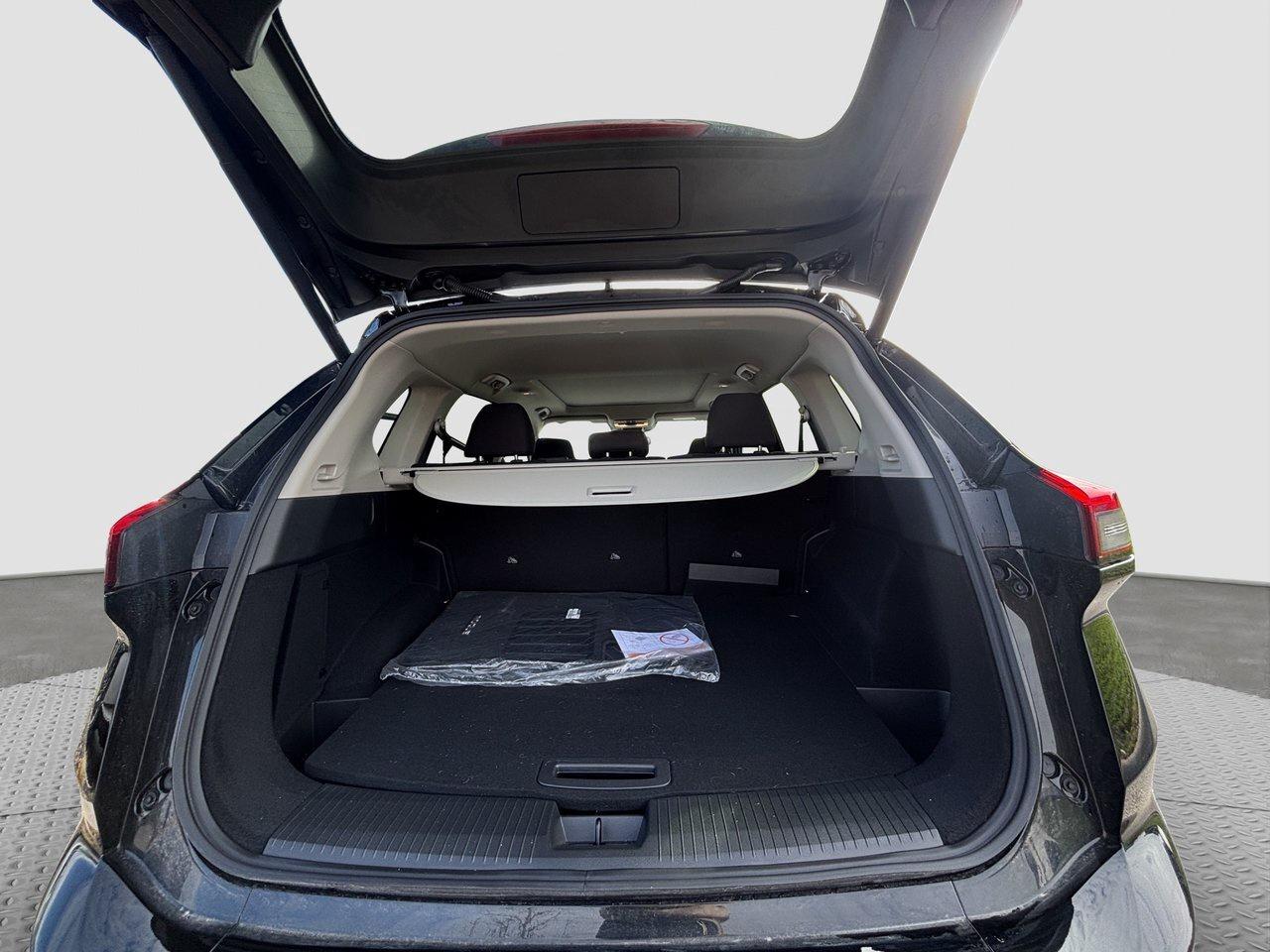 2025 Nissan Rogue SV Moonroof ALLOYS   HEATED STEERING   HEATED SEAT Photo