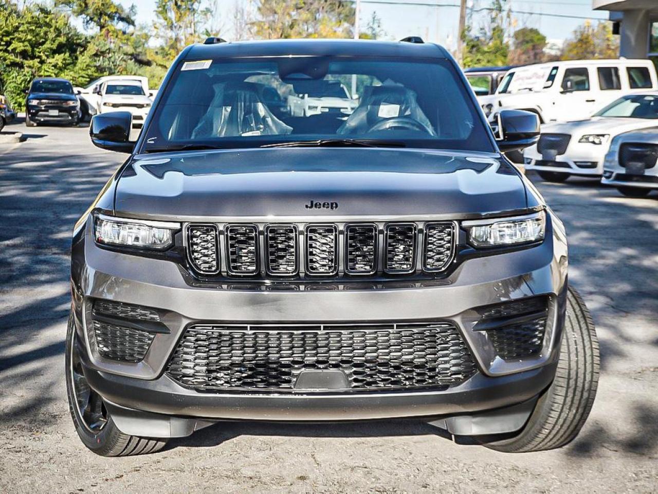 2025 Jeep Grand Cherokee  Photo2