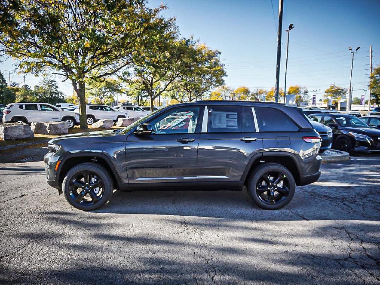 2025 Jeep Grand Cherokee  Photo