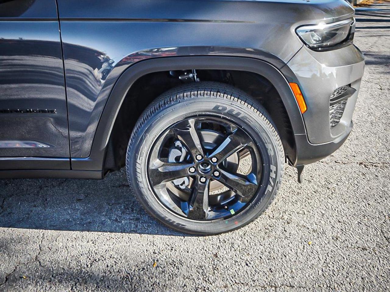 2025 Jeep Grand Cherokee  Photo