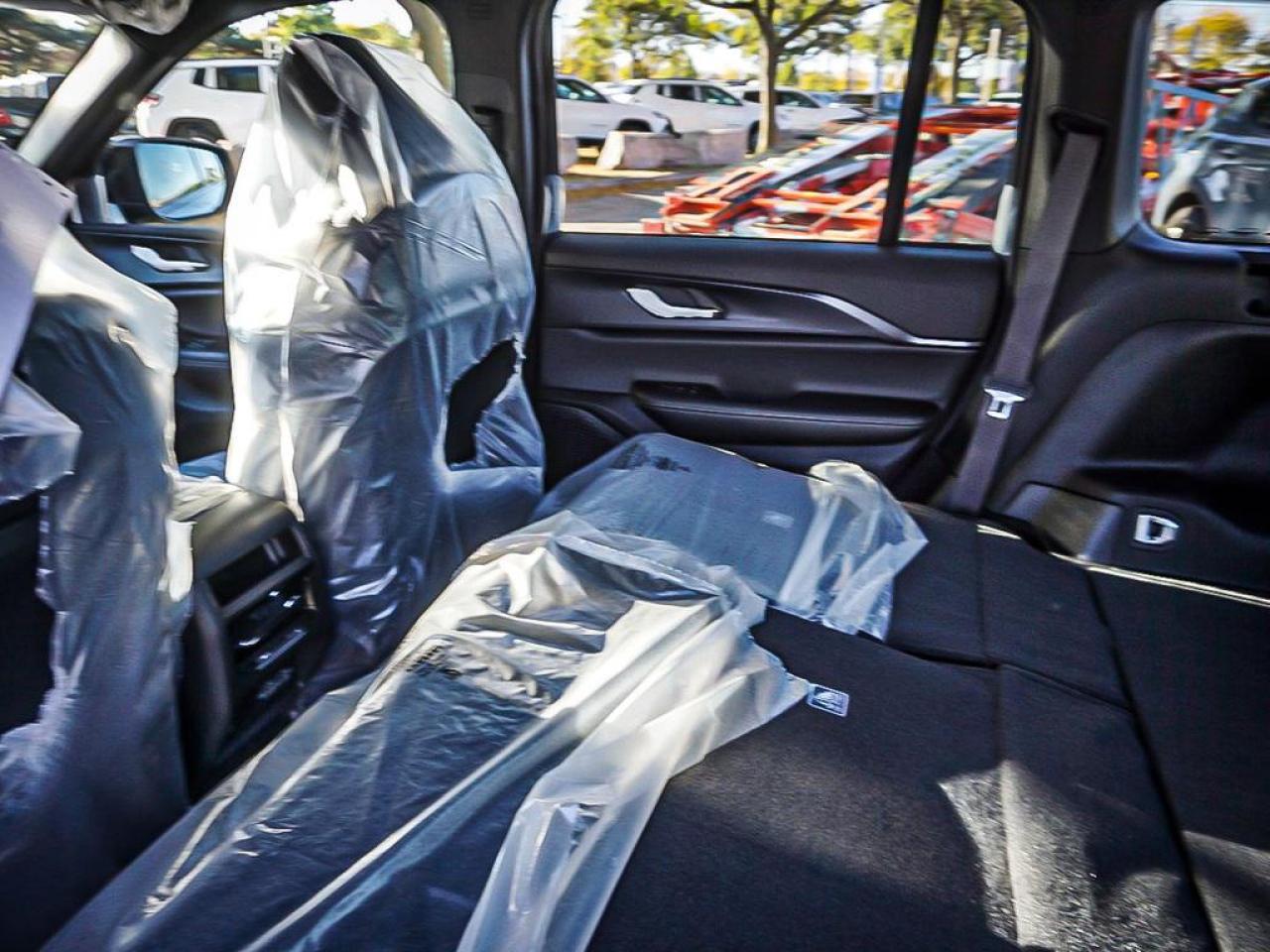 2025 Jeep Grand Cherokee  Photo