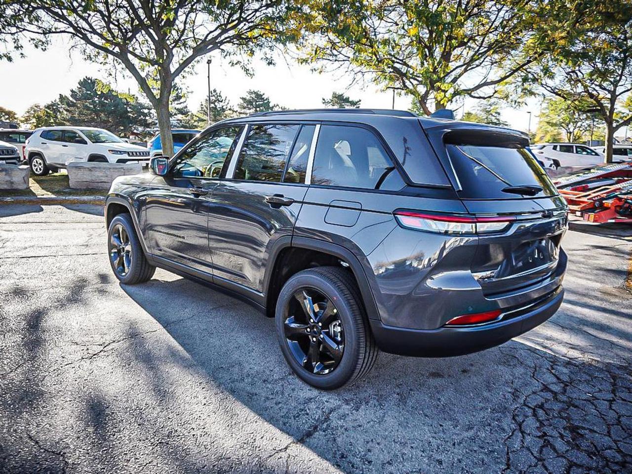 2025 Jeep Grand Cherokee  Photo