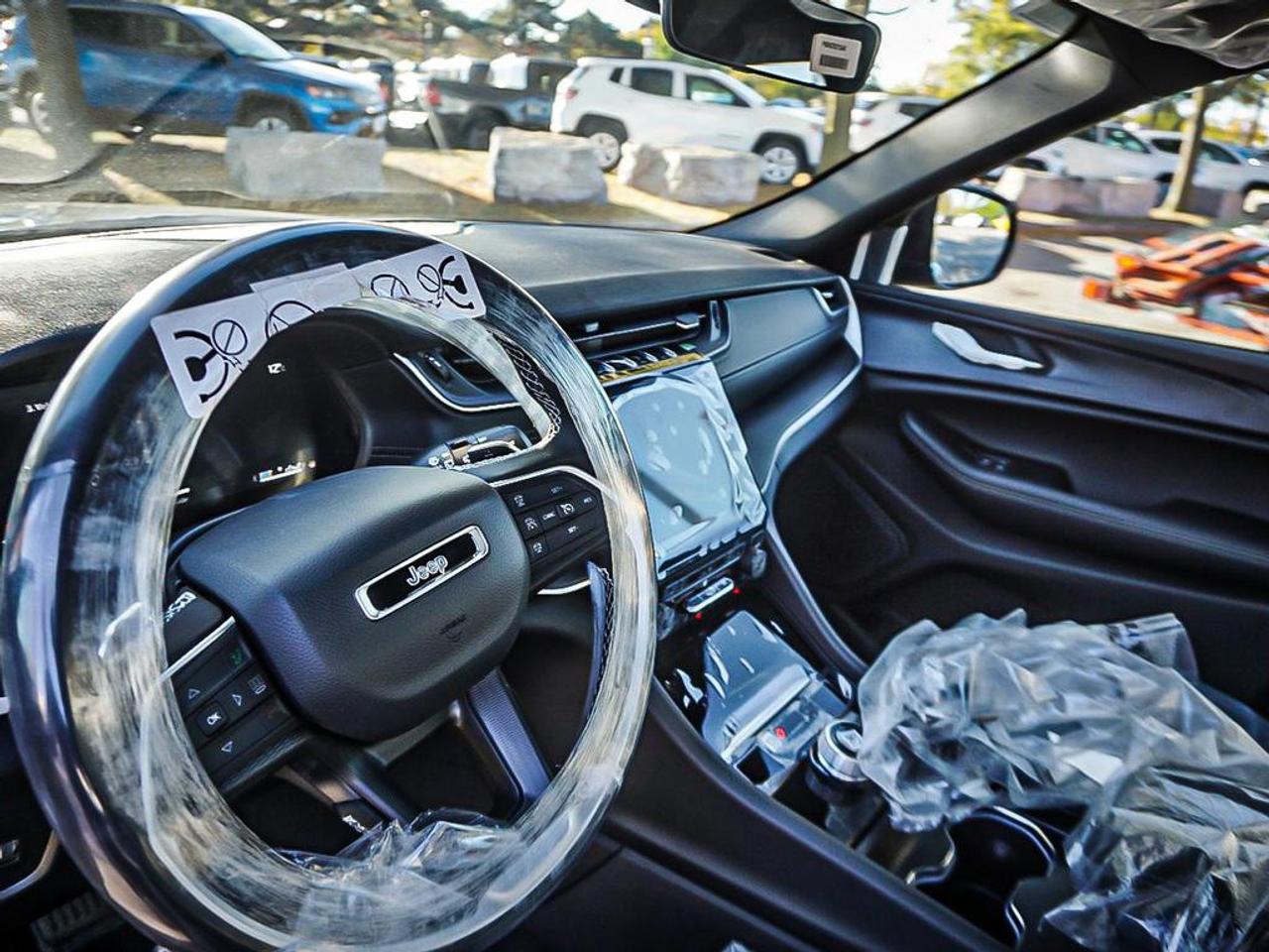 2025 Jeep Grand Cherokee  Photo