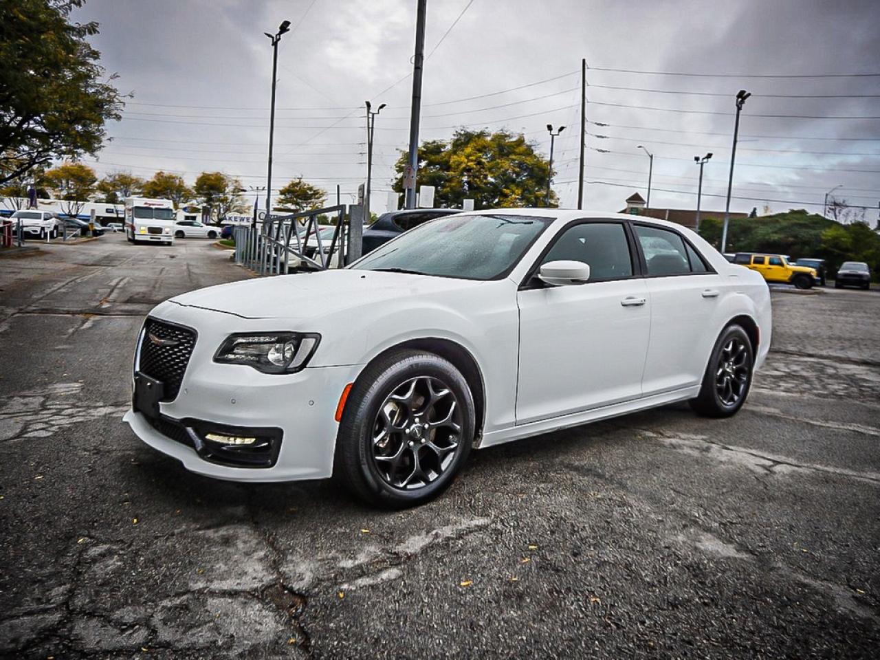 2023 Chrysler 300  Photo