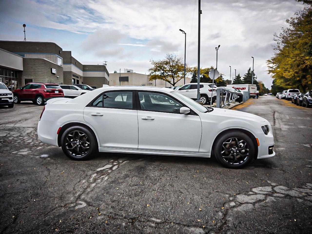 2023 Chrysler 300  Photo