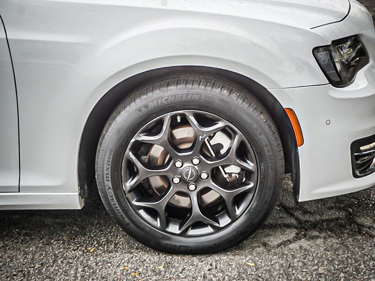 2023 Chrysler 300  Photo