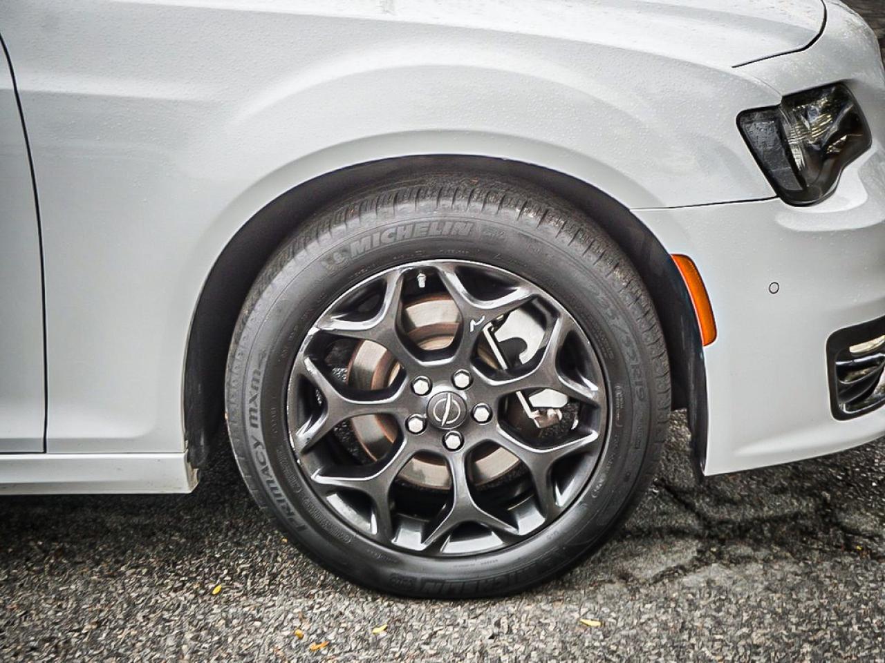 2023 Chrysler 300  Photo