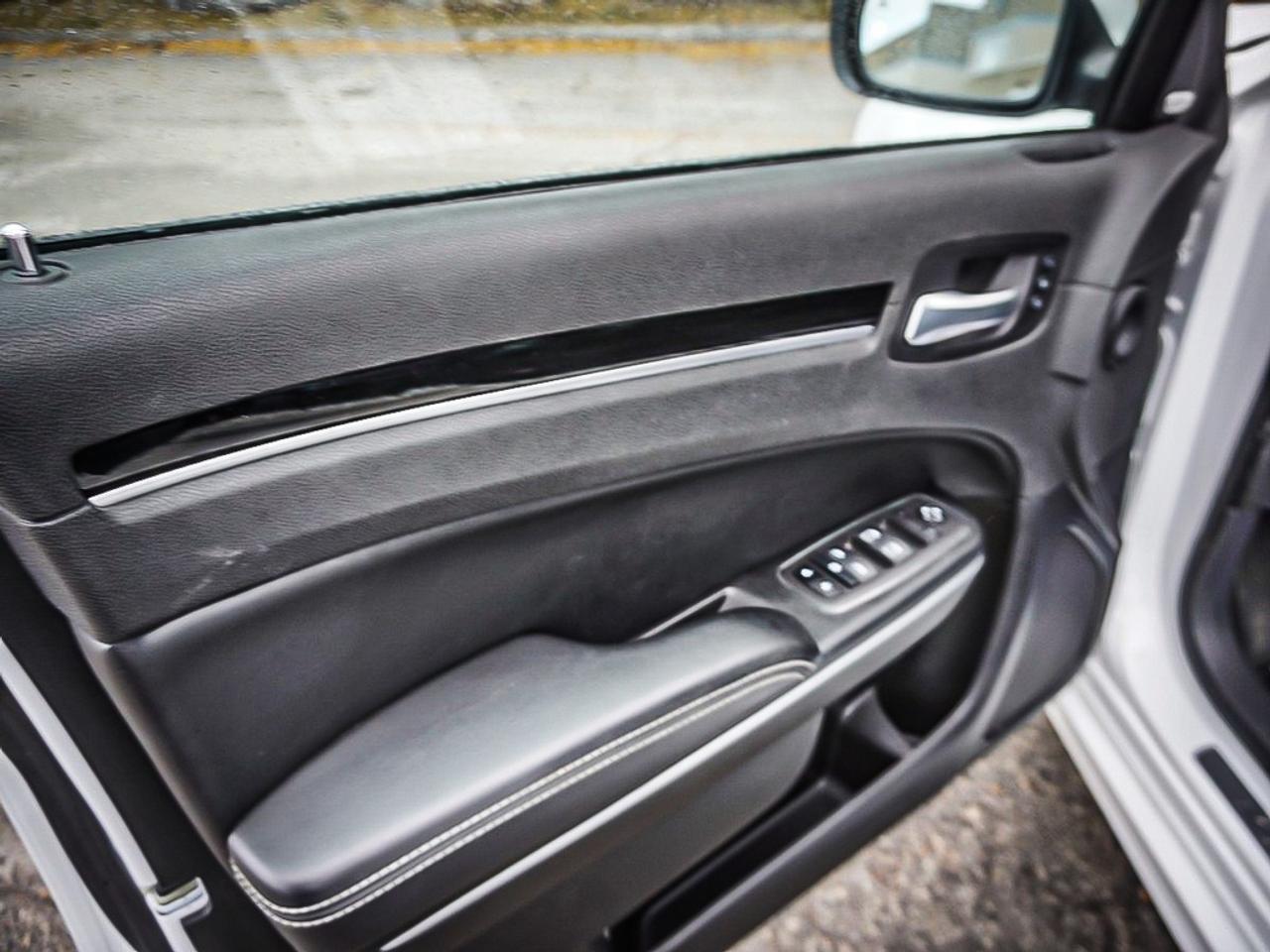 2023 Chrysler 300  Photo