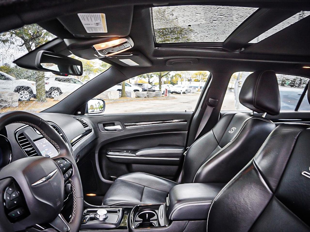 2023 Chrysler 300  Photo