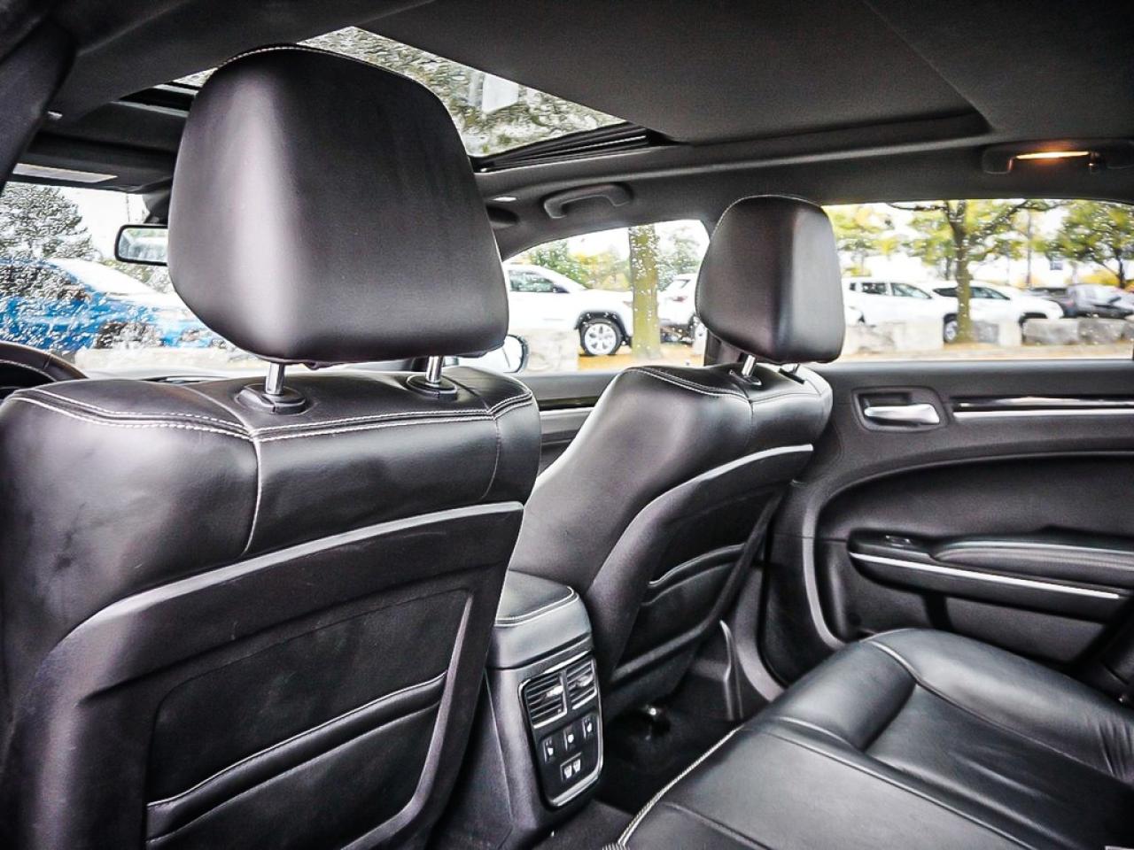 2023 Chrysler 300  Photo