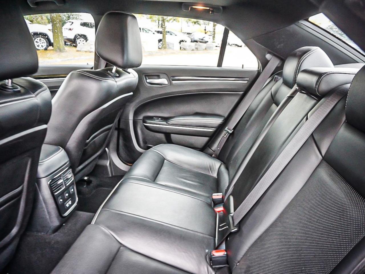 2023 Chrysler 300  Photo