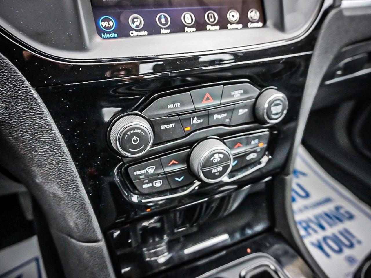 2023 Chrysler 300  Photo