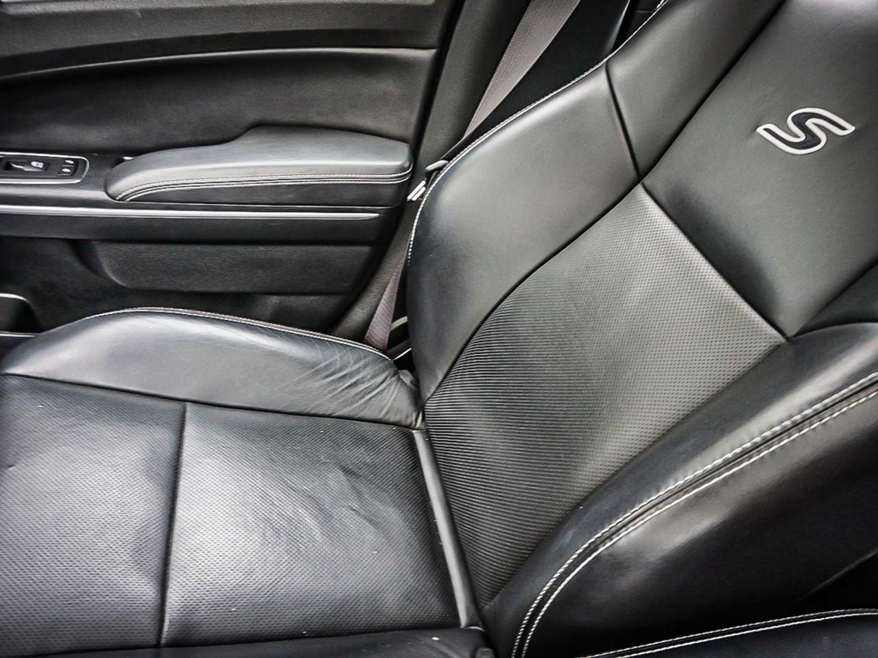 2023 Chrysler 300  Photo