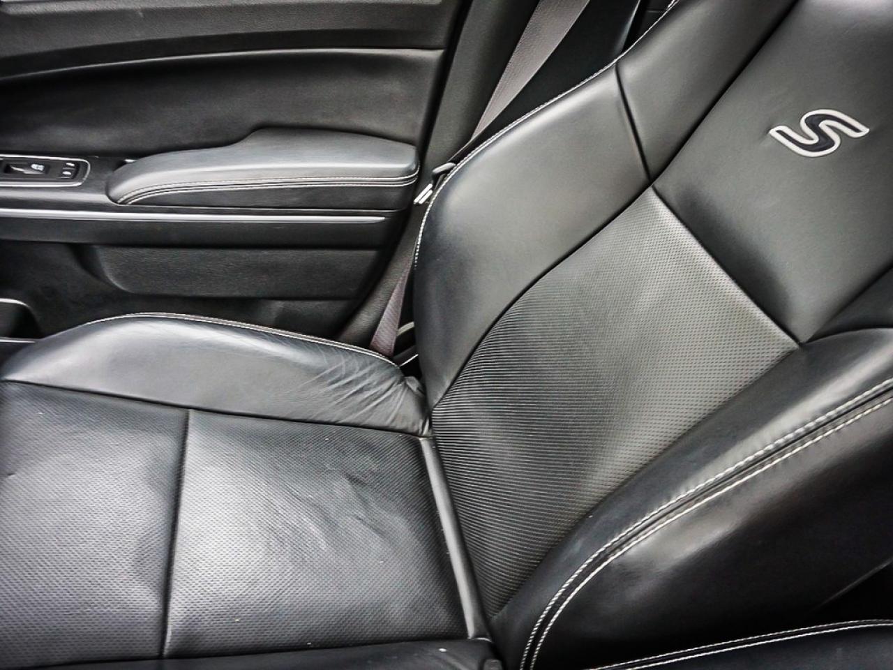 2023 Chrysler 300  Photo