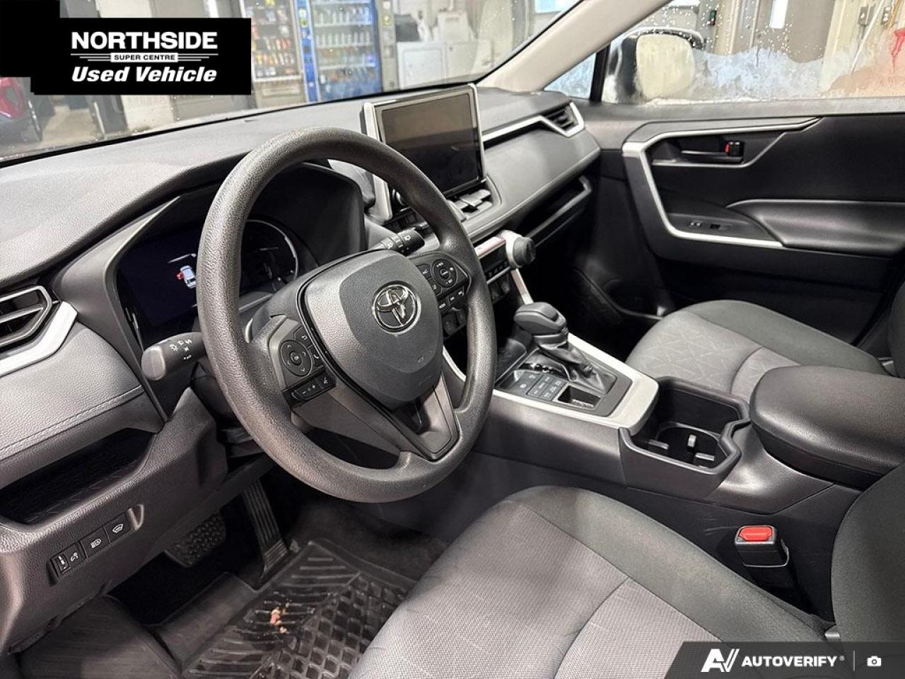 2025 Toyota RAV4 LE 4dr All-wheel Drive Photo