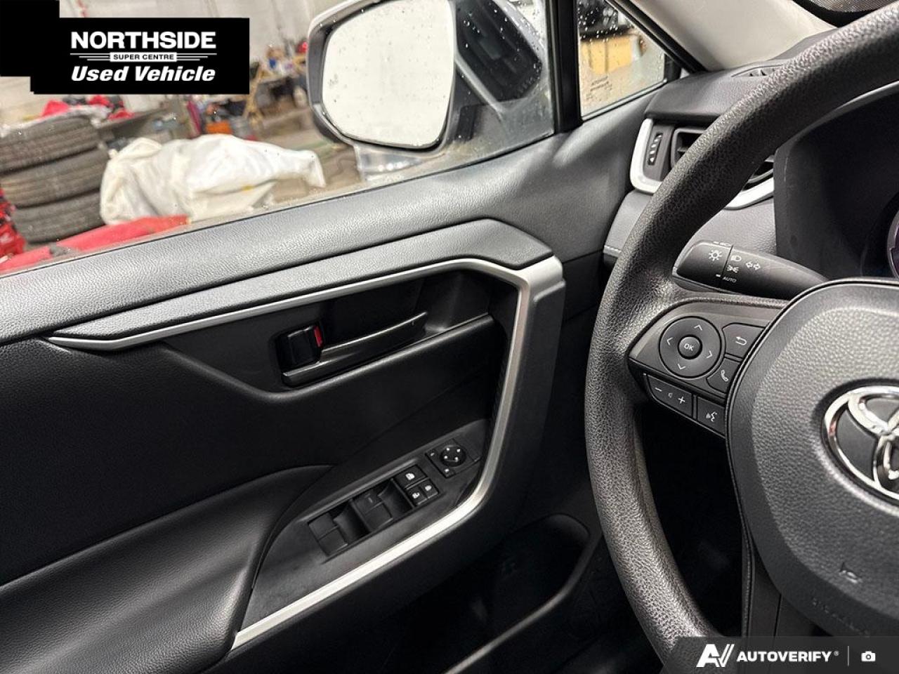 2025 Toyota RAV4 LE 4dr All-wheel Drive Photo