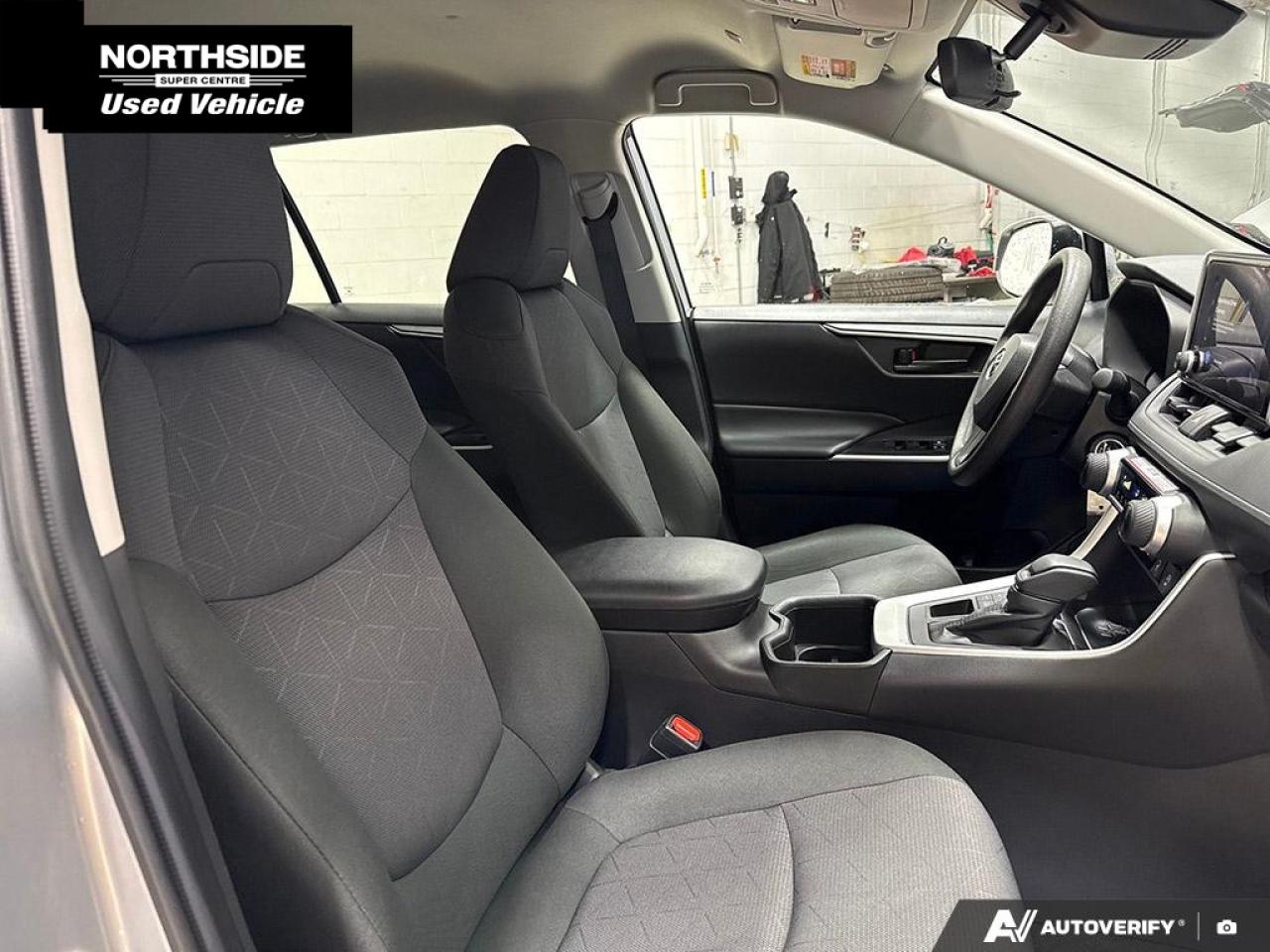 2025 Toyota RAV4 LE 4dr All-wheel Drive Photo