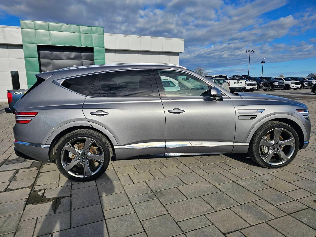 2024 Genesis GV80 3.5T Advanced 5P 4dr All-Wheel Drive Photo3