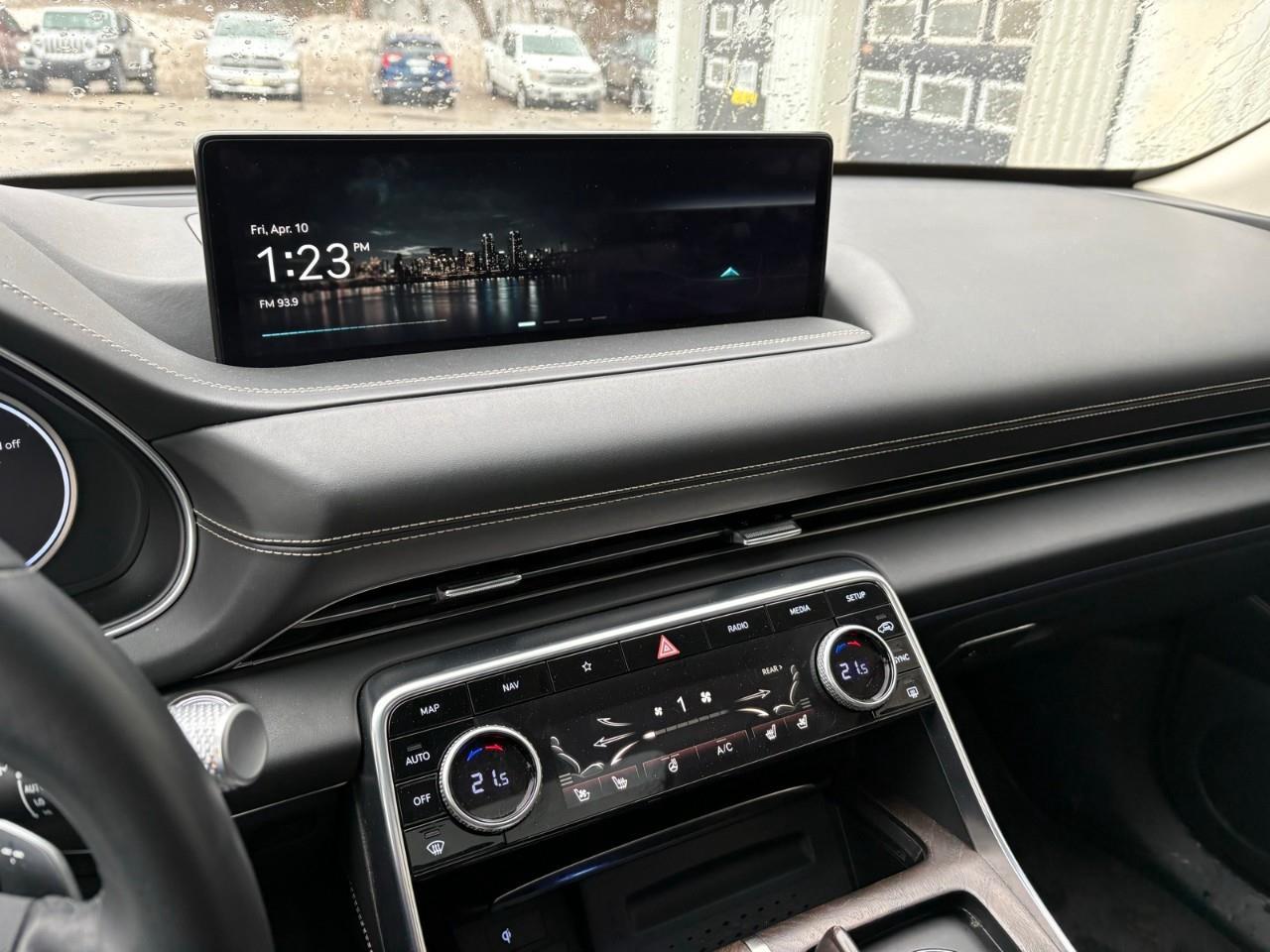 2024 Genesis GV80 3.5T Advanced 5P 4dr All-Wheel Drive Photo