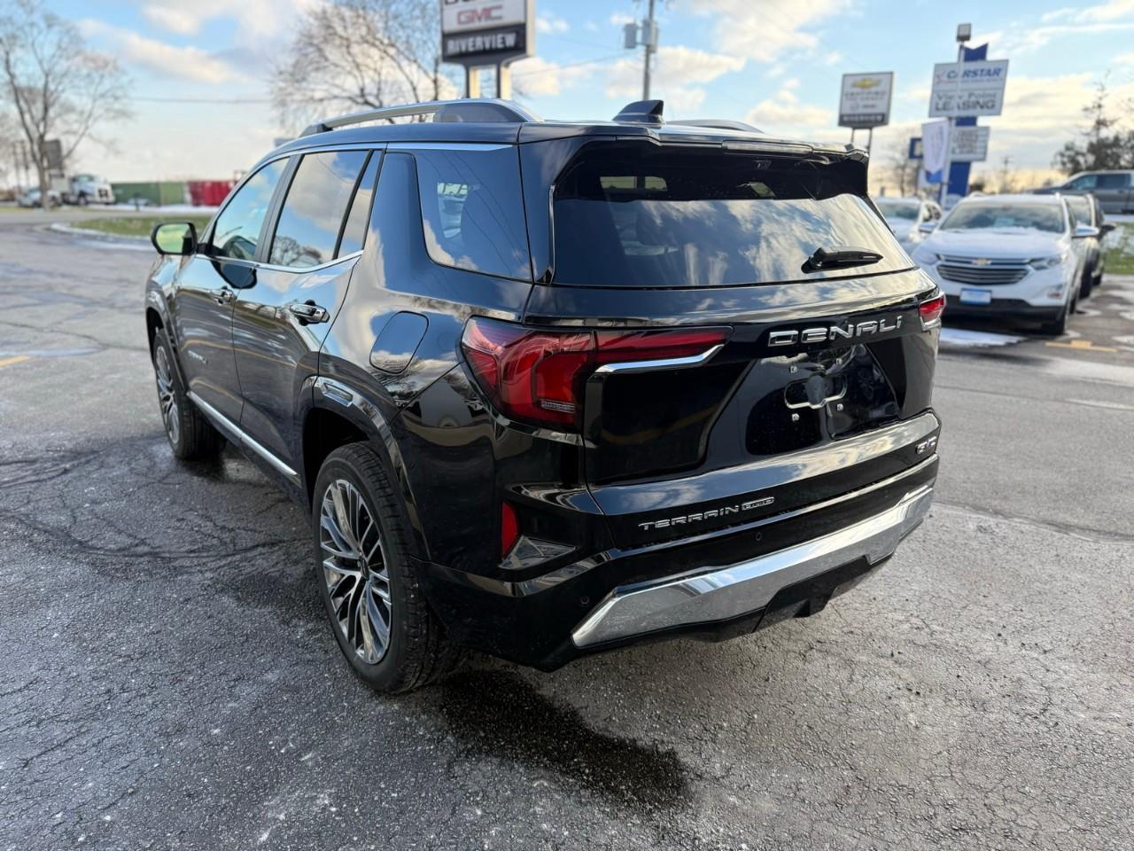 2026 GMC Terrain Denali 4dr All-Wheel Drive Photo4