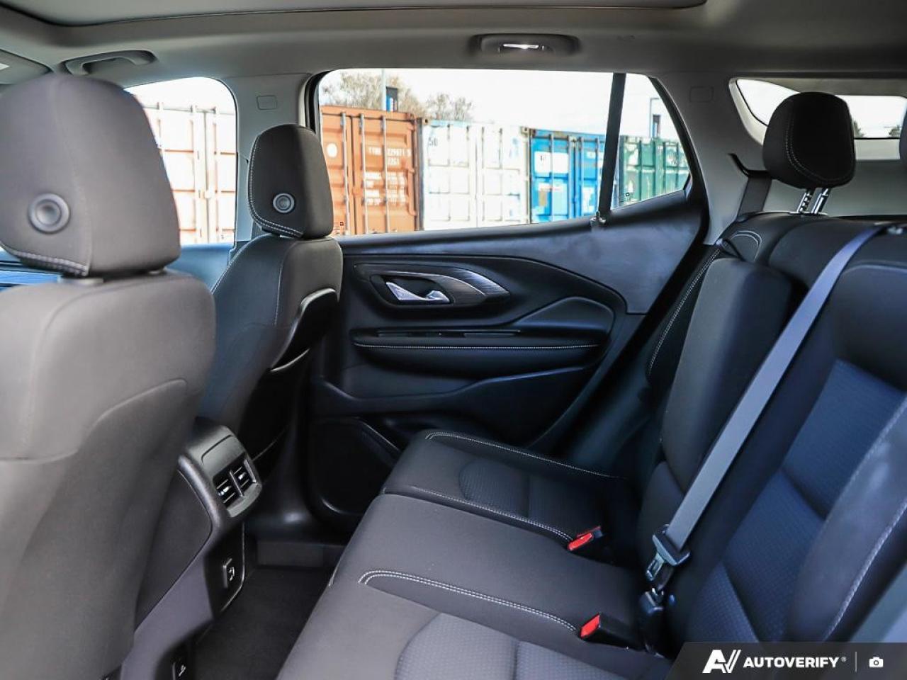 2022 GMC Terrain AWD SLE Photo