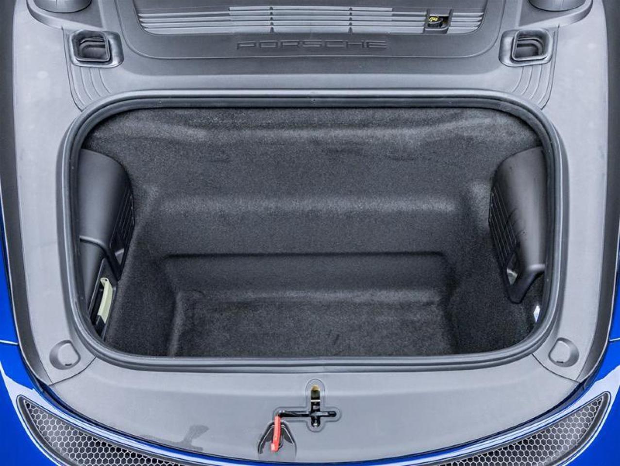 2025 Porsche 718 Cayman  Photo